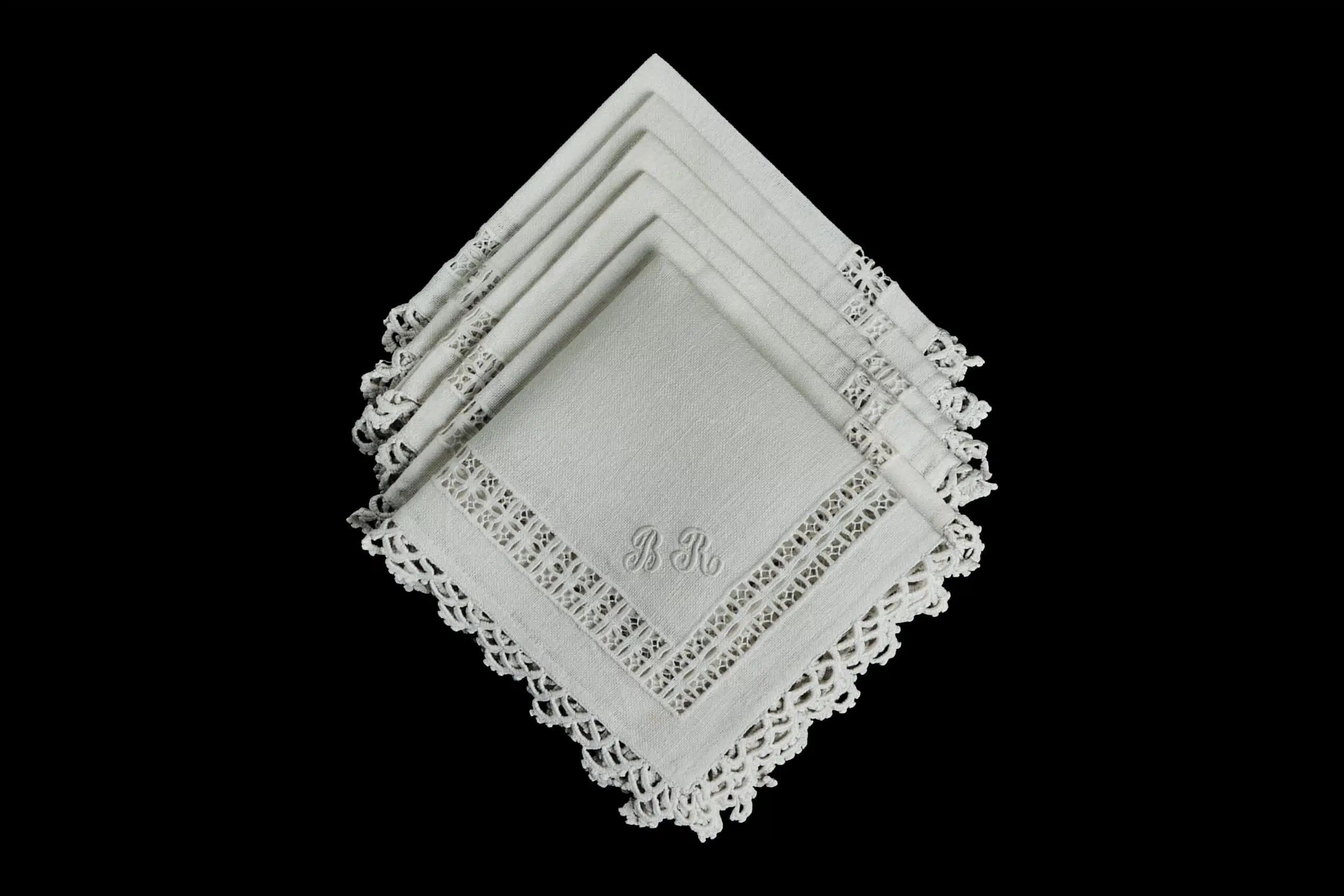 Vintage linen napkins from Portugal with lace trim and monogram, handcrafted and unused set of 6