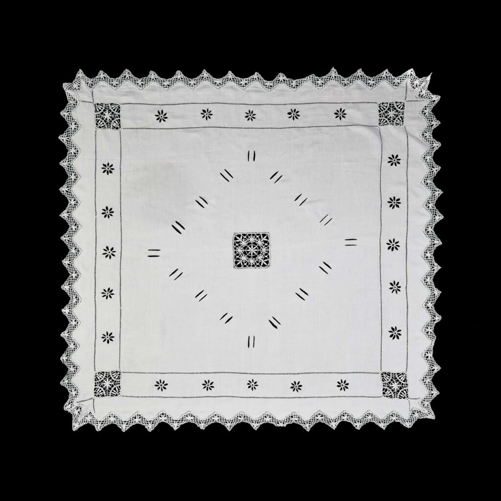 Square Portuguese linen tablecloth with lace trim and drawn-thread embroidery handmade circa 1900. Vintage white linen tablecloth handmade in Portugal with lace border and openwork embroidery.