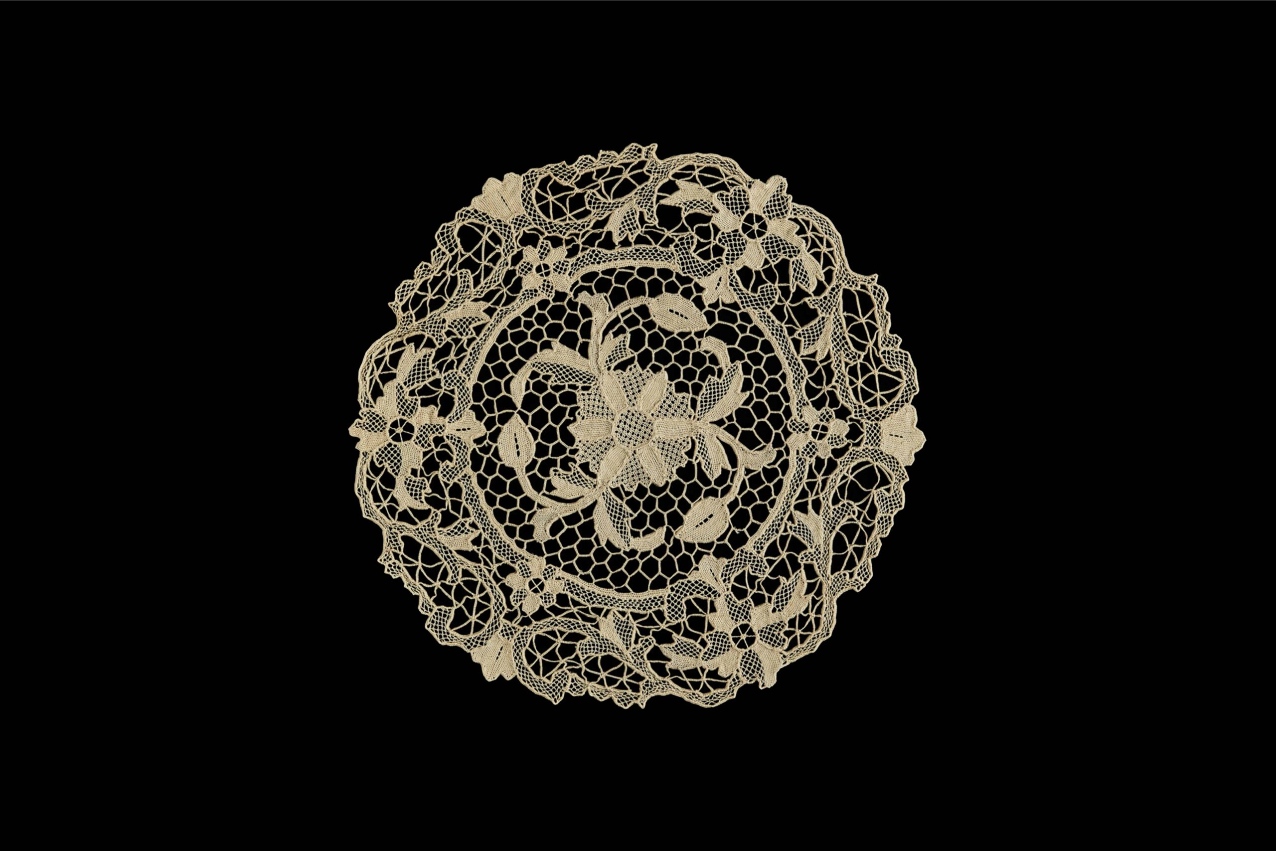 Beige crochet doily handmade in Portugal with Venetian-style floral lace