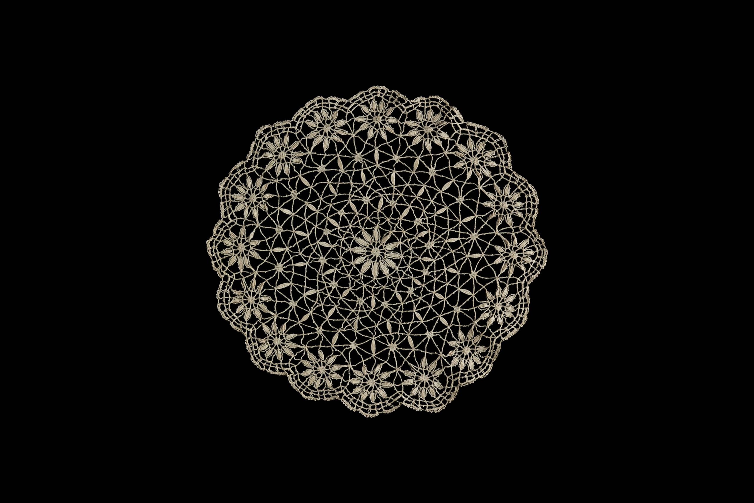 Beige floral cotton doily handcrafted in Portugal with openwork and crochet lace.